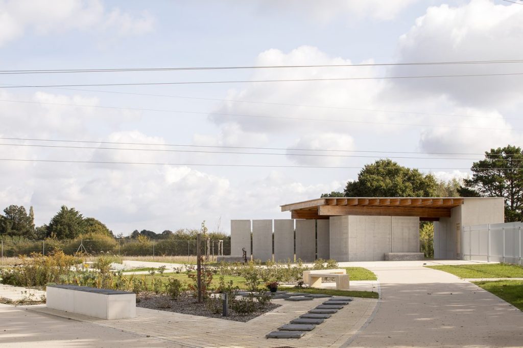 LAUS_pavillon_cimetiere_1650x1000-1200x800